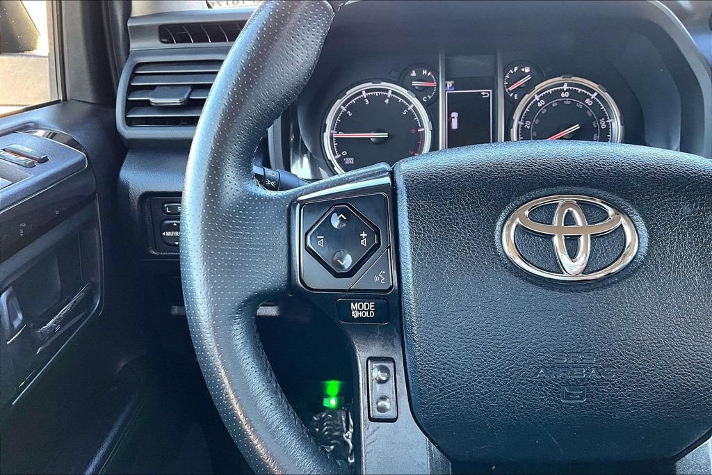 Used 2022 Toyota 4Runner TRD Off-Road AWD/4WD image 11