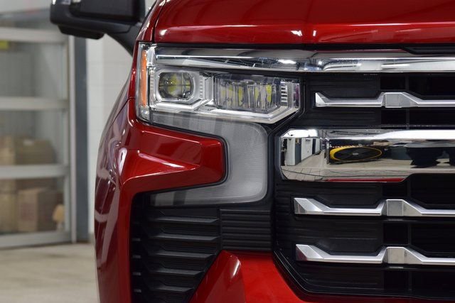 Used 2023 Chevrolet Silverado 1500 LTZ w/ LTZ Premium Package image 12