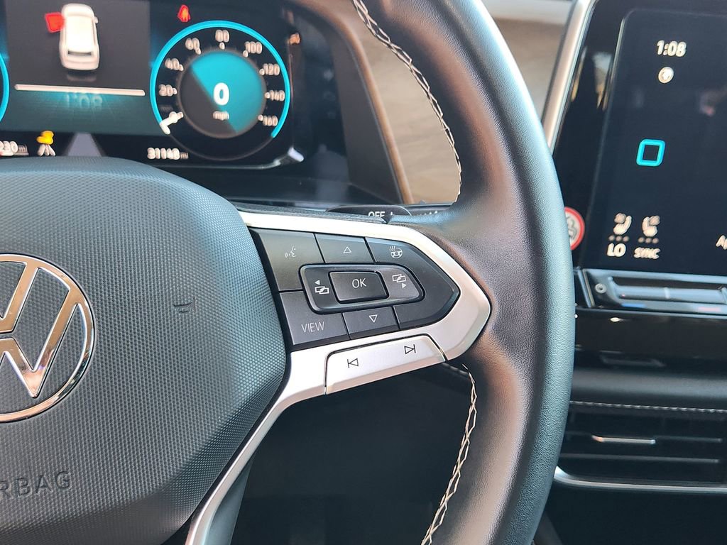 Used 2025 Volkswagen Atlas SE image 17