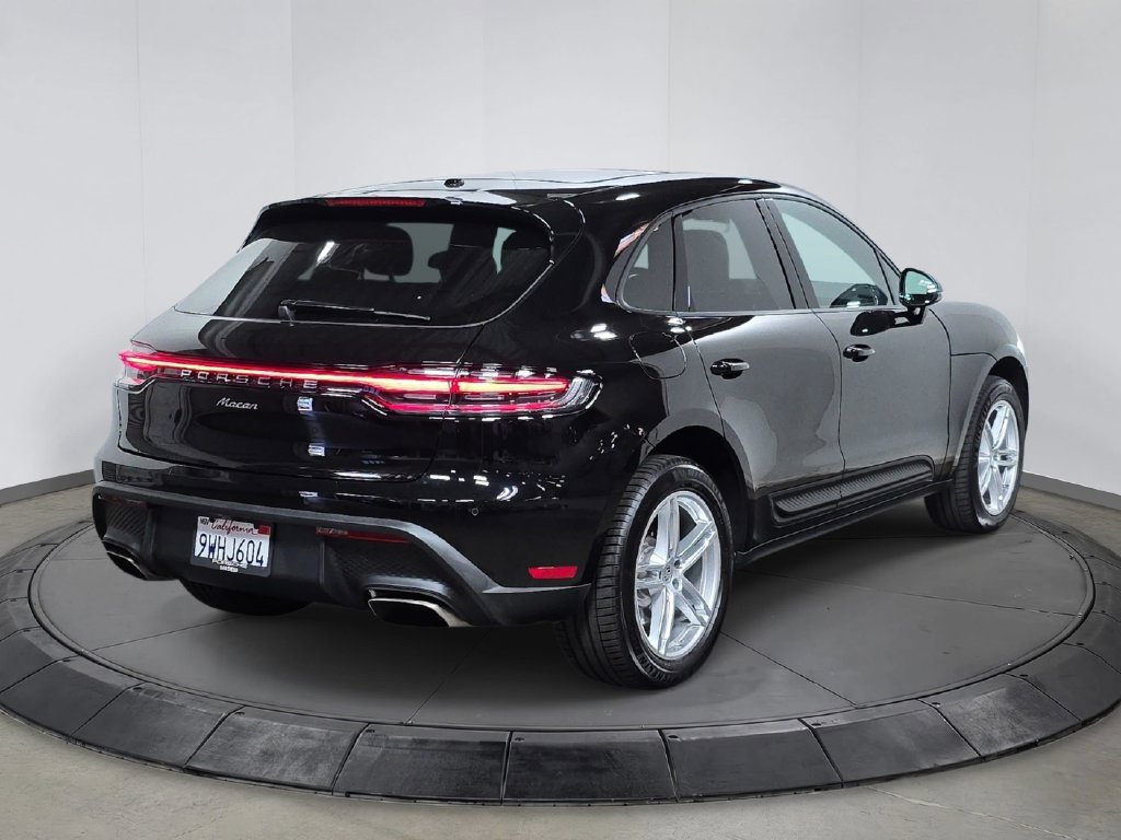 Certified 2026 Porsche Macan AWD/4WD image 7