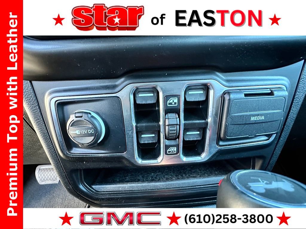 Used 2023 Jeep Wrangler Unlimited Sahara w/ Cold Weather Group image 33