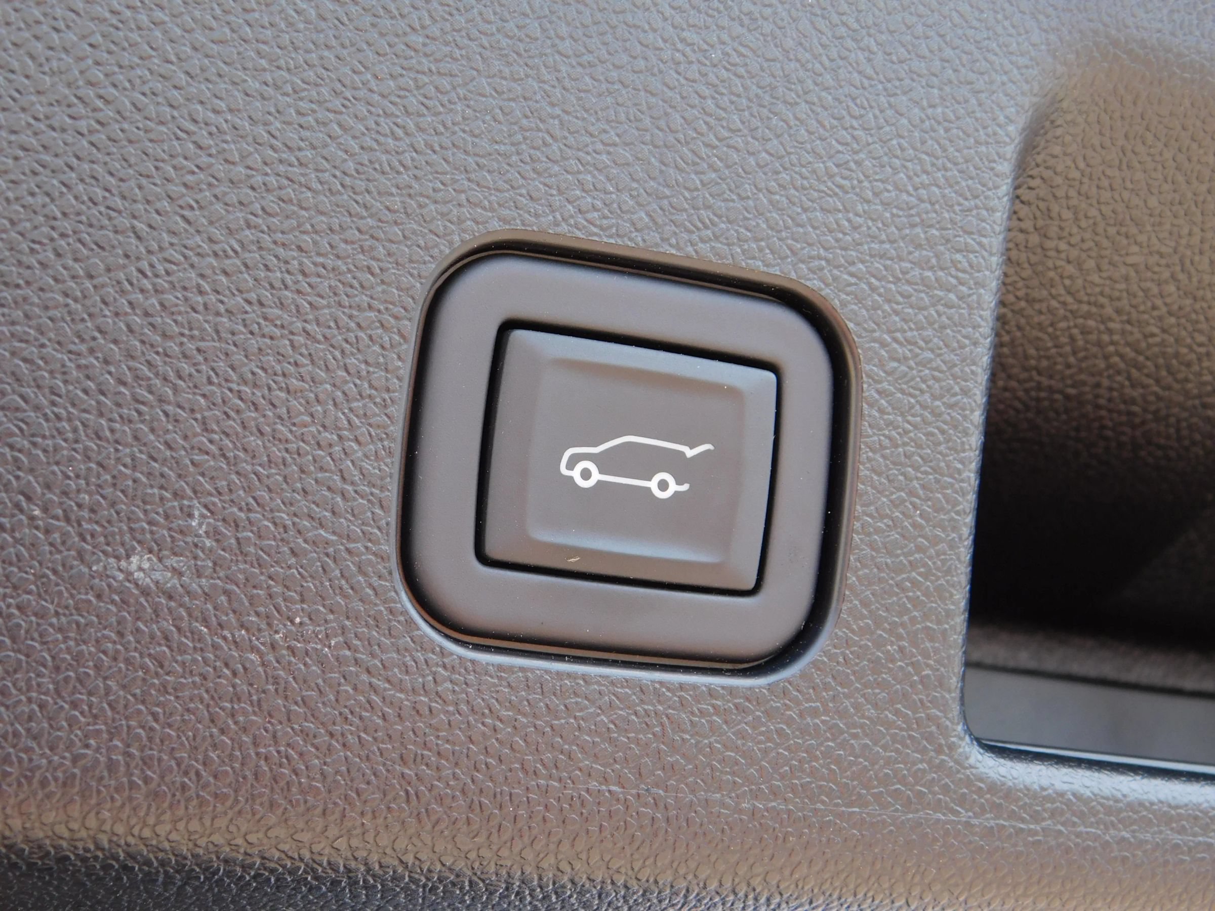 Used 2024 Chevrolet Equinox EV LT FWD image 6