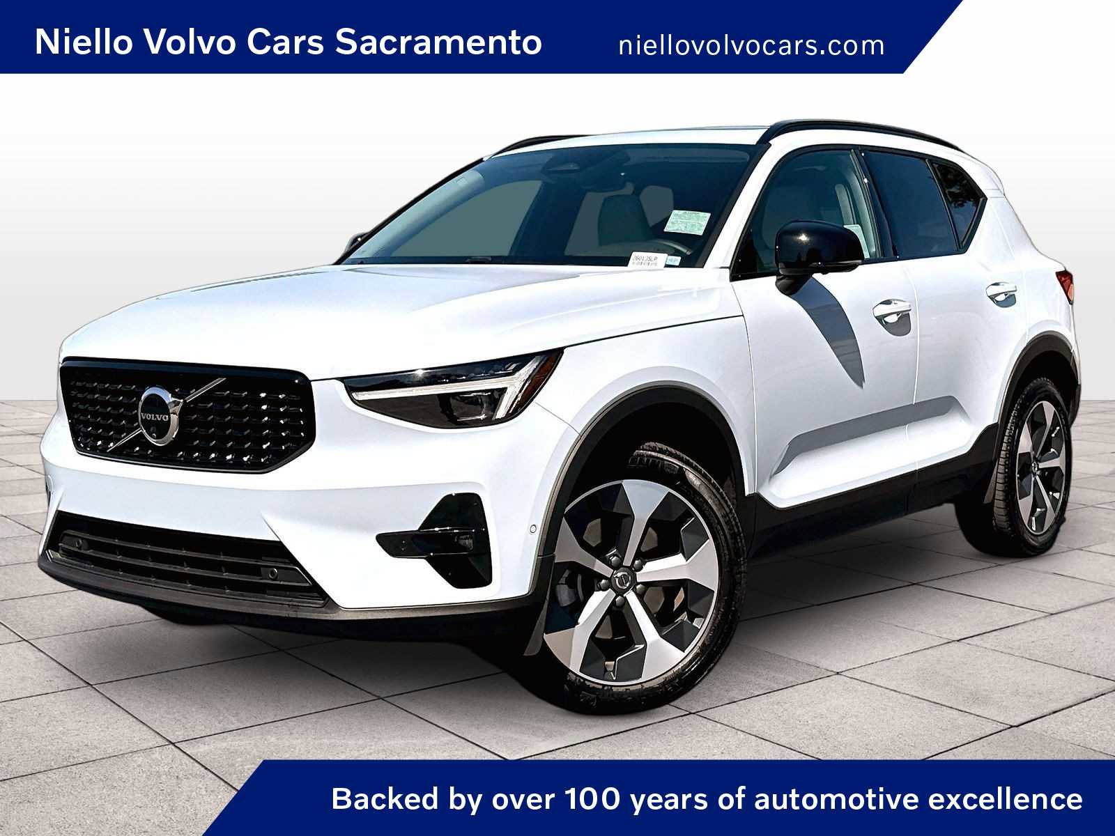 Used 2026 Volvo XC40 B5 Plus w/ Protection Package Premier AWD/4WD video 1