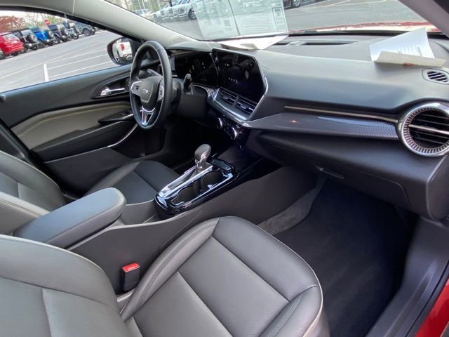 Used 2024 Chevrolet Trax ACTIV w/ Sunroof Package image 21