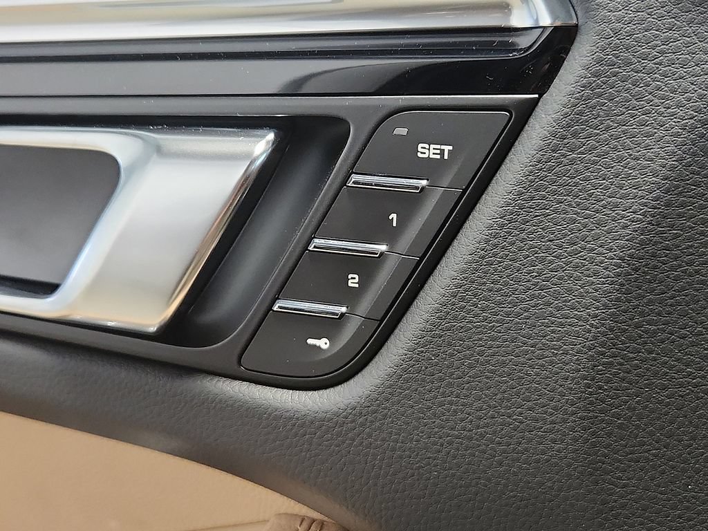 New 2026 Porsche Macan AWD/4WD image 21