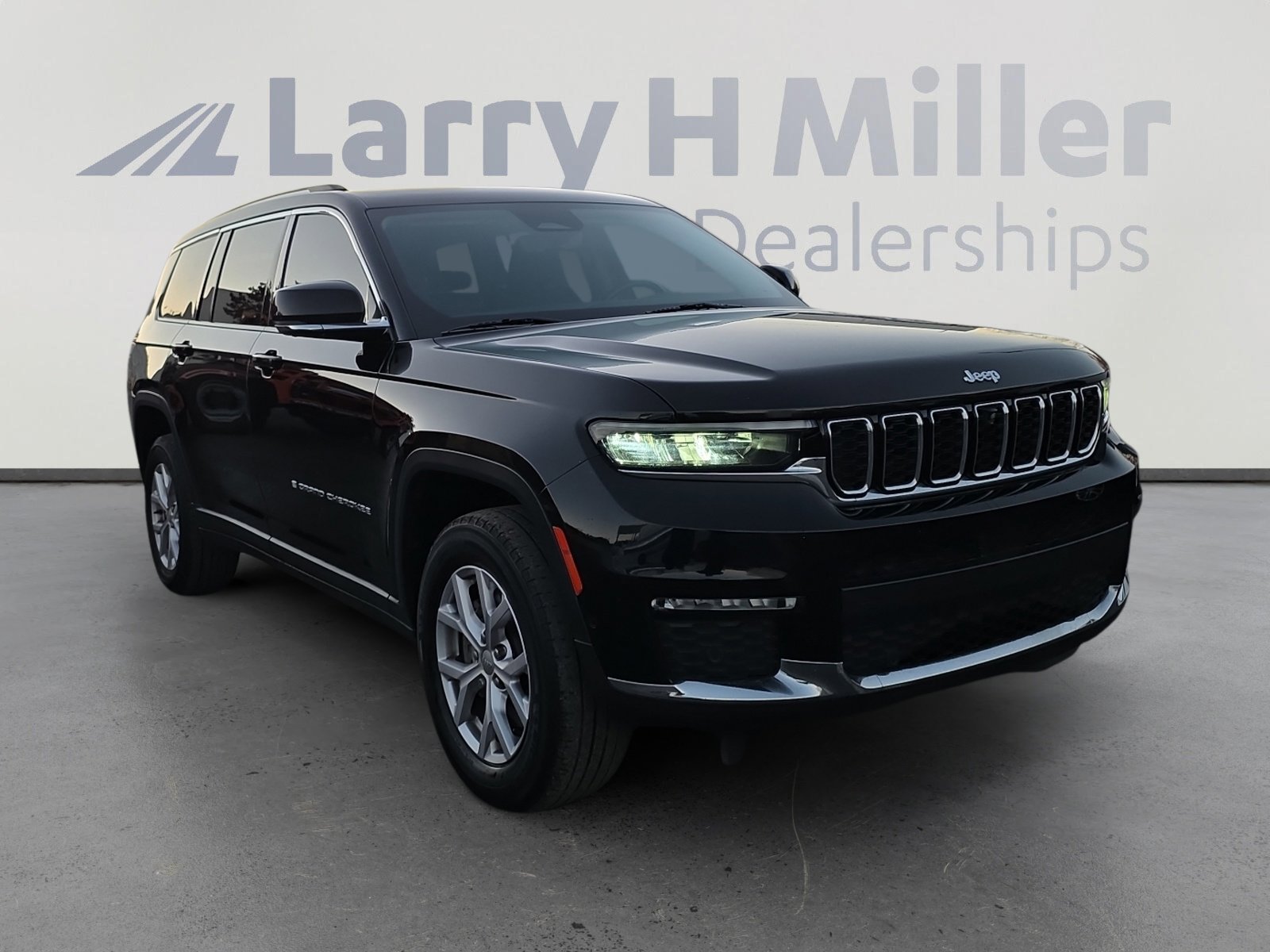 Used 2022 Jeep Grand Cherokee L Limited w/ Luxury Tech Group II image 7