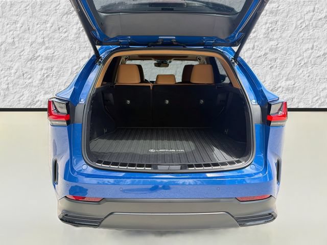 Used 2025 Lexus NX 250 FWD w/ Accessory Package (2T) image 12
