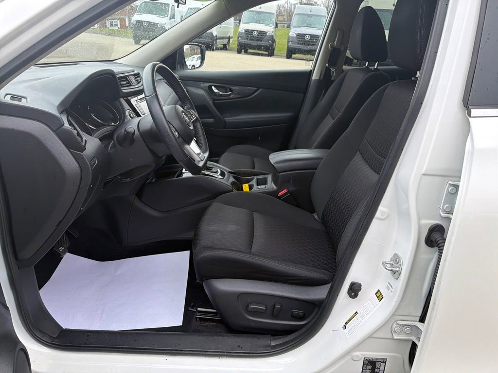 Used 2019 Nissan Rogue SV image 10