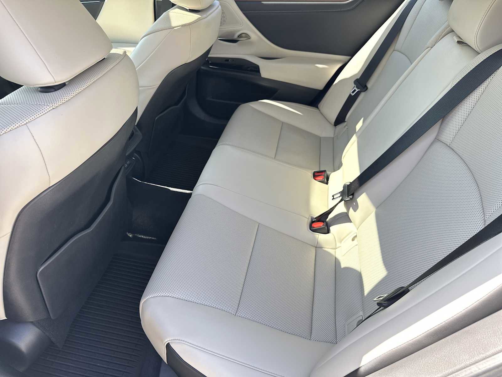 Used 2025 Lexus ES 350 w/ Premium Package image 22