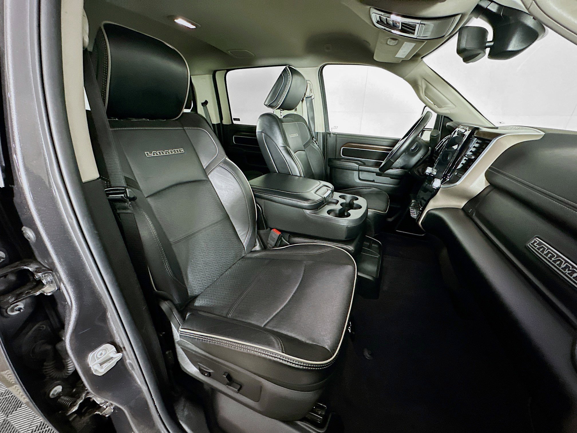Used 2024 RAM 2500 Laramie image 30