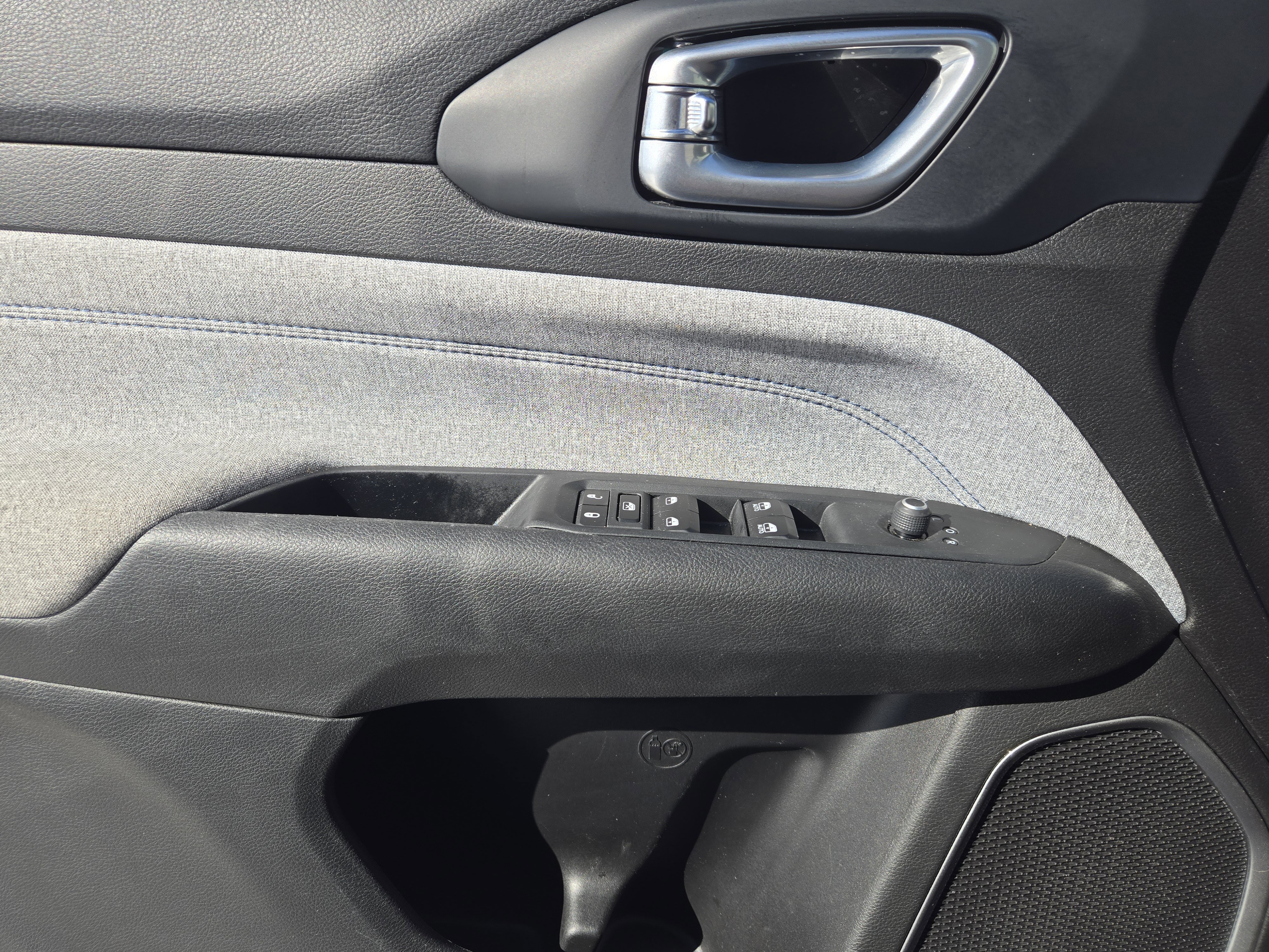 Used 2023 Jeep Compass Sport image 26