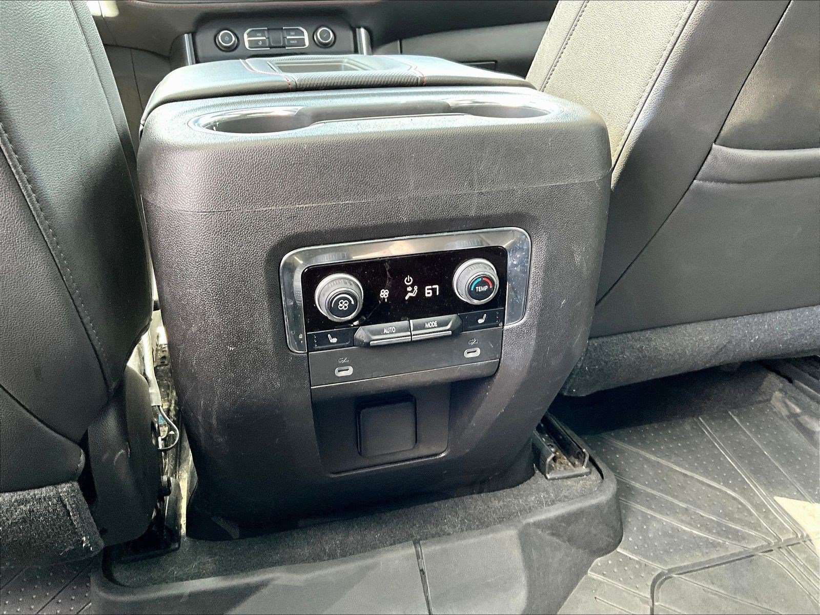 Used 2021 Chevrolet Suburban RST w/ Luxury Package AWD/4WD image 10