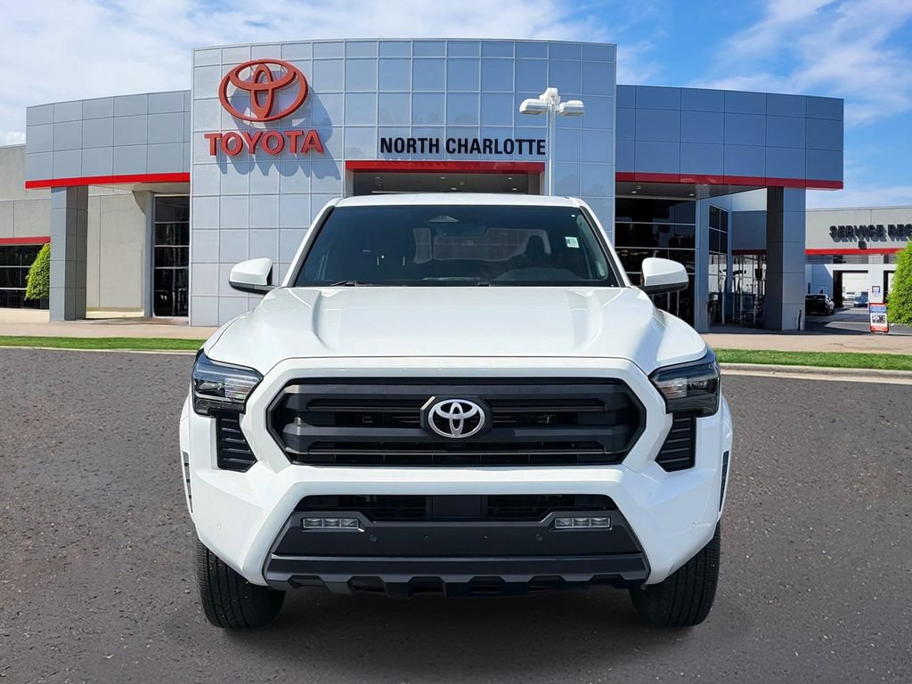 Used 2024 Toyota Tacoma SR5 AWD/4WD image 3