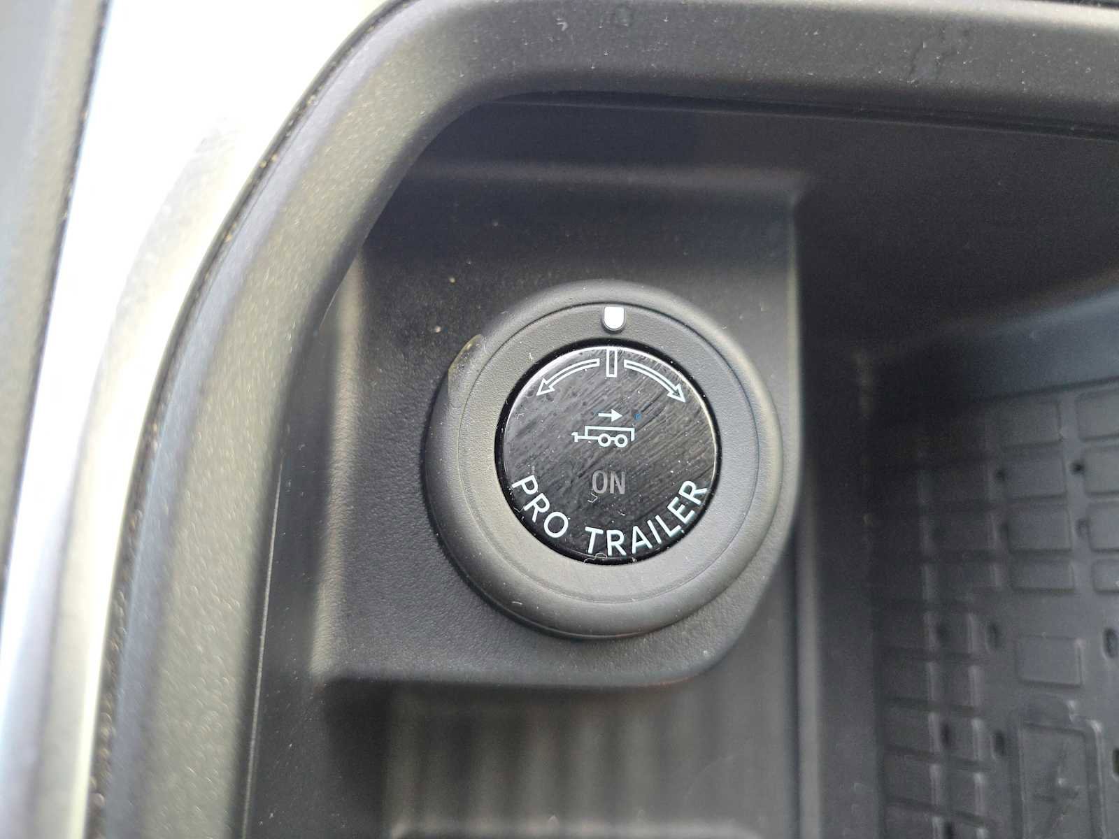 Used 2025 Ford Expedition Active AWD/4WD image 34
