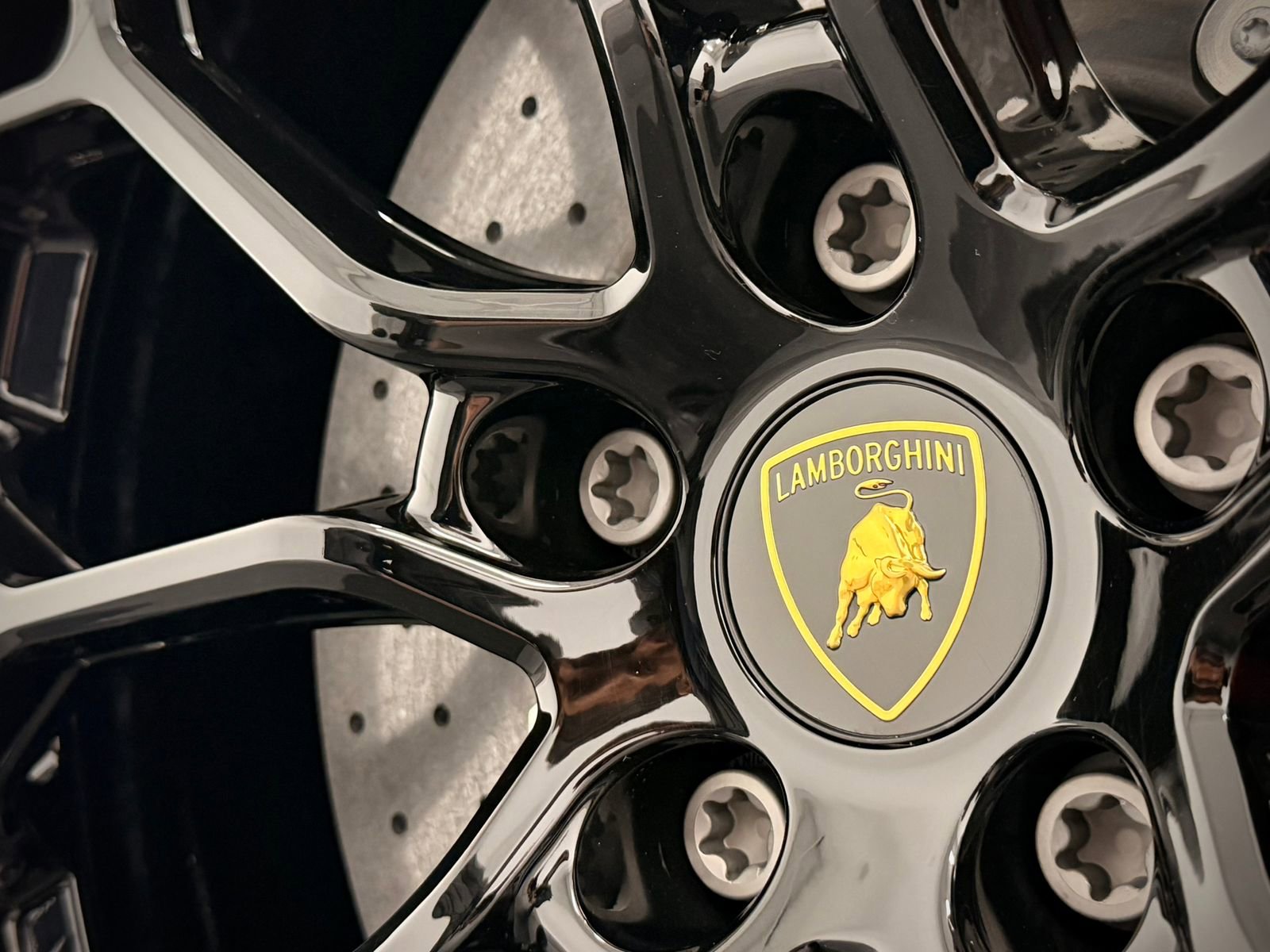 Used 2024 Lamborghini Huracan EVO image 51