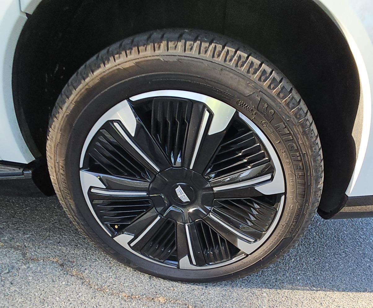Used 2025 Cadillac Escalade IQ Sport 1 AWD/4WD image 18