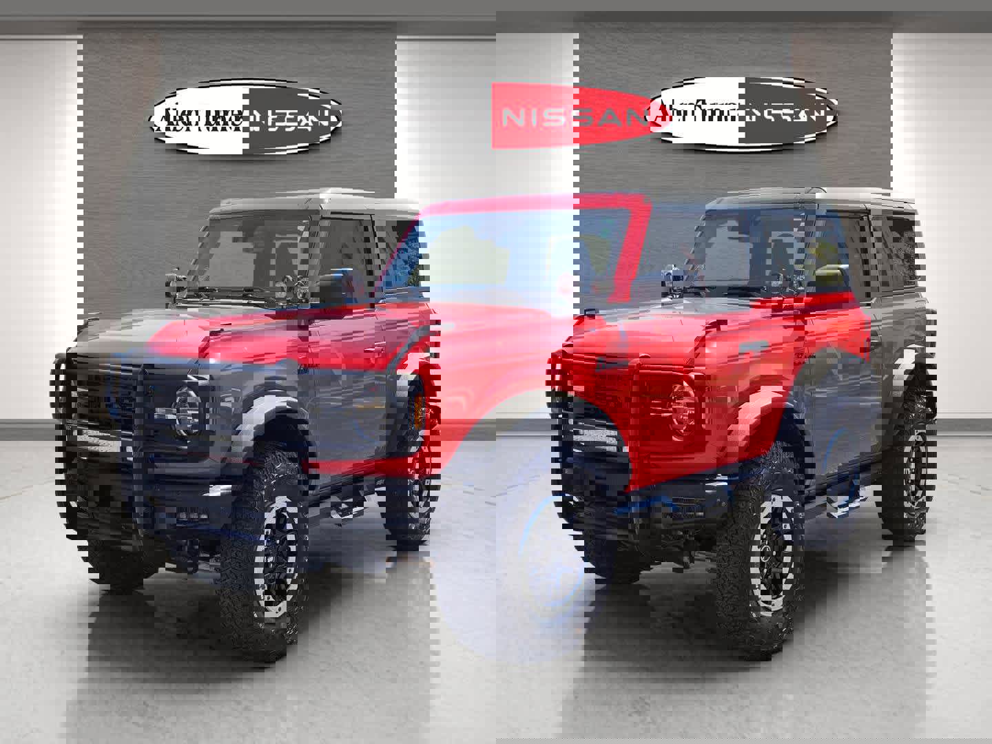 Used 2023 Ford Bronco Black Diamond w/ Sasquatch Package image 3