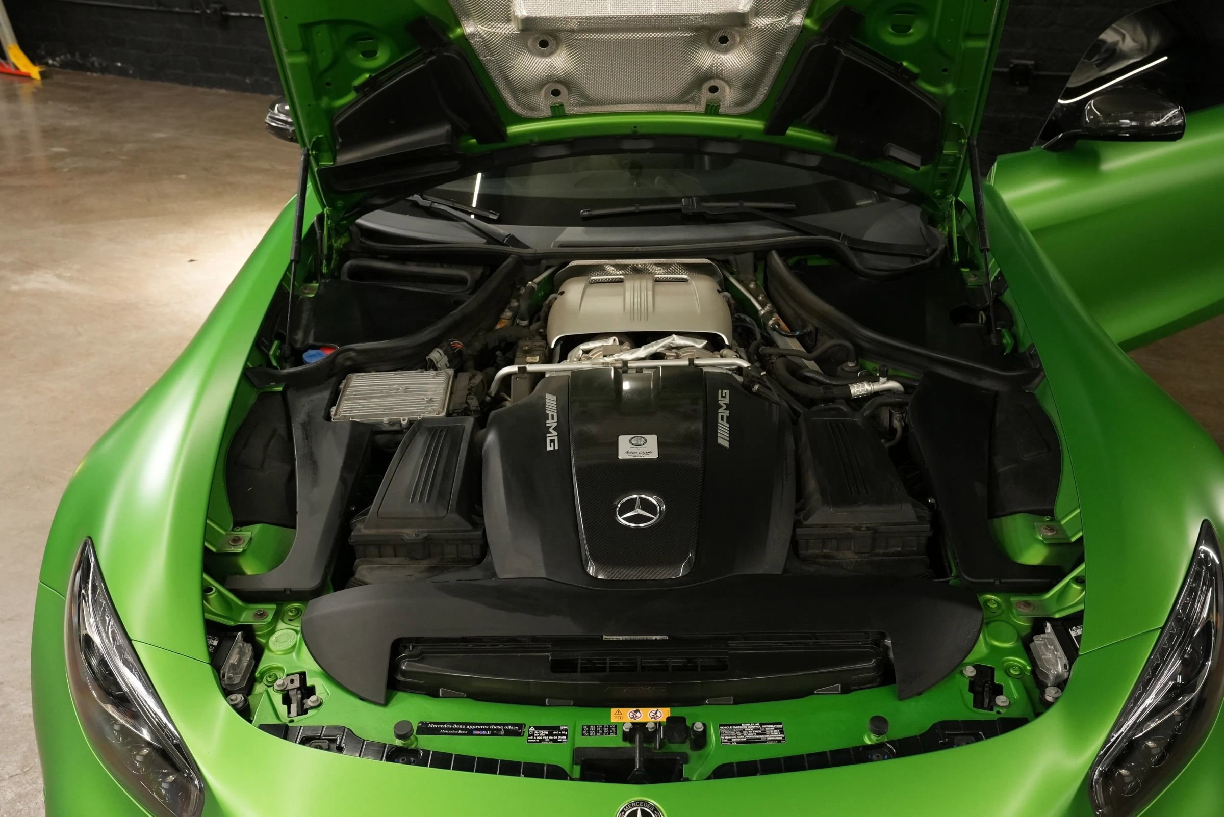 Used 2018 Mercedes-Benz AMG GT R image 25