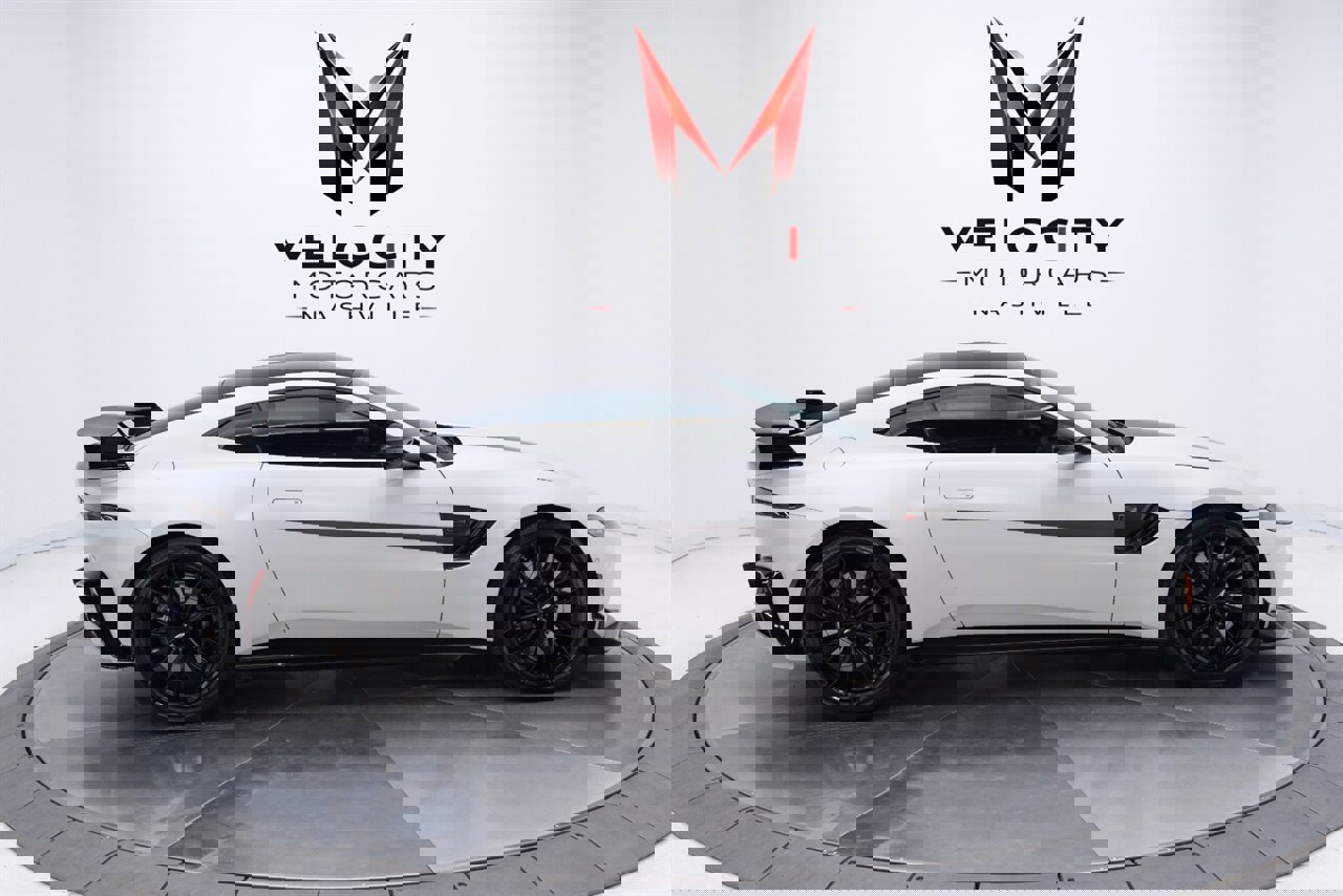 Used 2023 Aston Martin V8 Vantage Coupe image 13