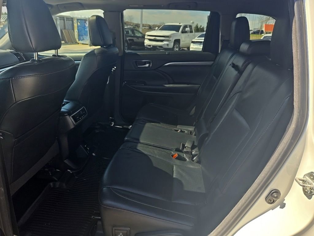 Used 2018 Toyota Highlander Limited image 26