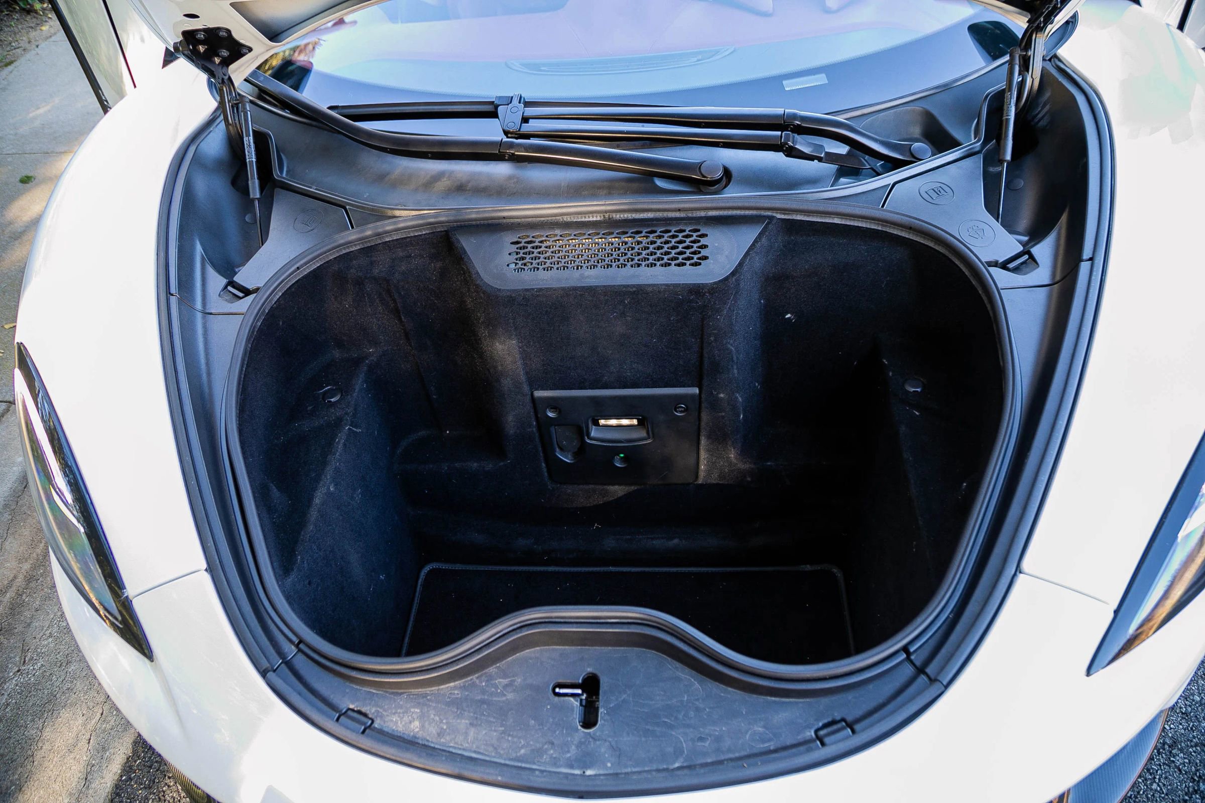 Used 2016 McLaren 570S Coupe image 31