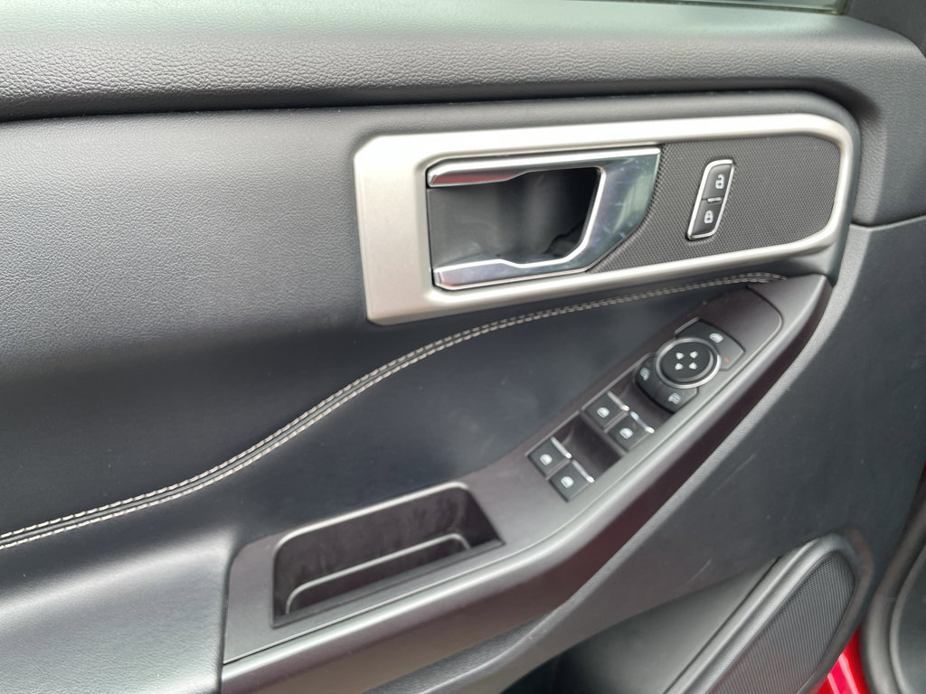 Used 2020 Ford Explorer XLT w/ Equipment Group 202A image 10