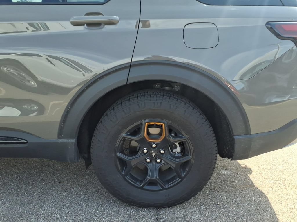 Used 2026 Ford Explorer Tremor w/ Tremor Ultimate Package AWD/4WD image 24