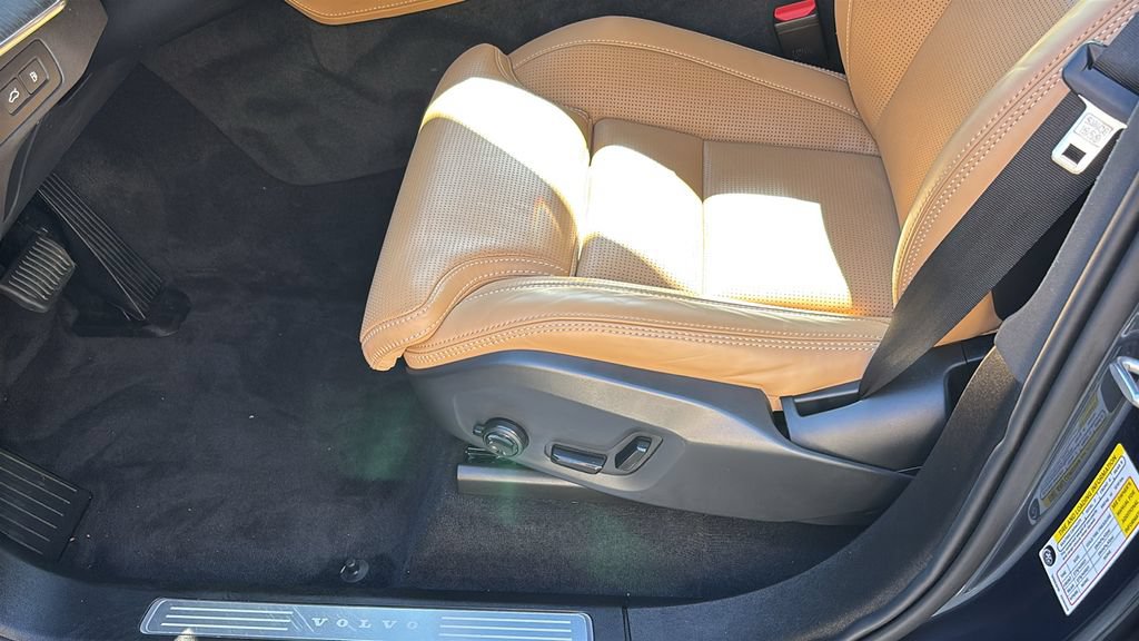 Used 2025 Volvo XC90 T8 Ultra w/ Protection Package Premier AWD/4WD image 25