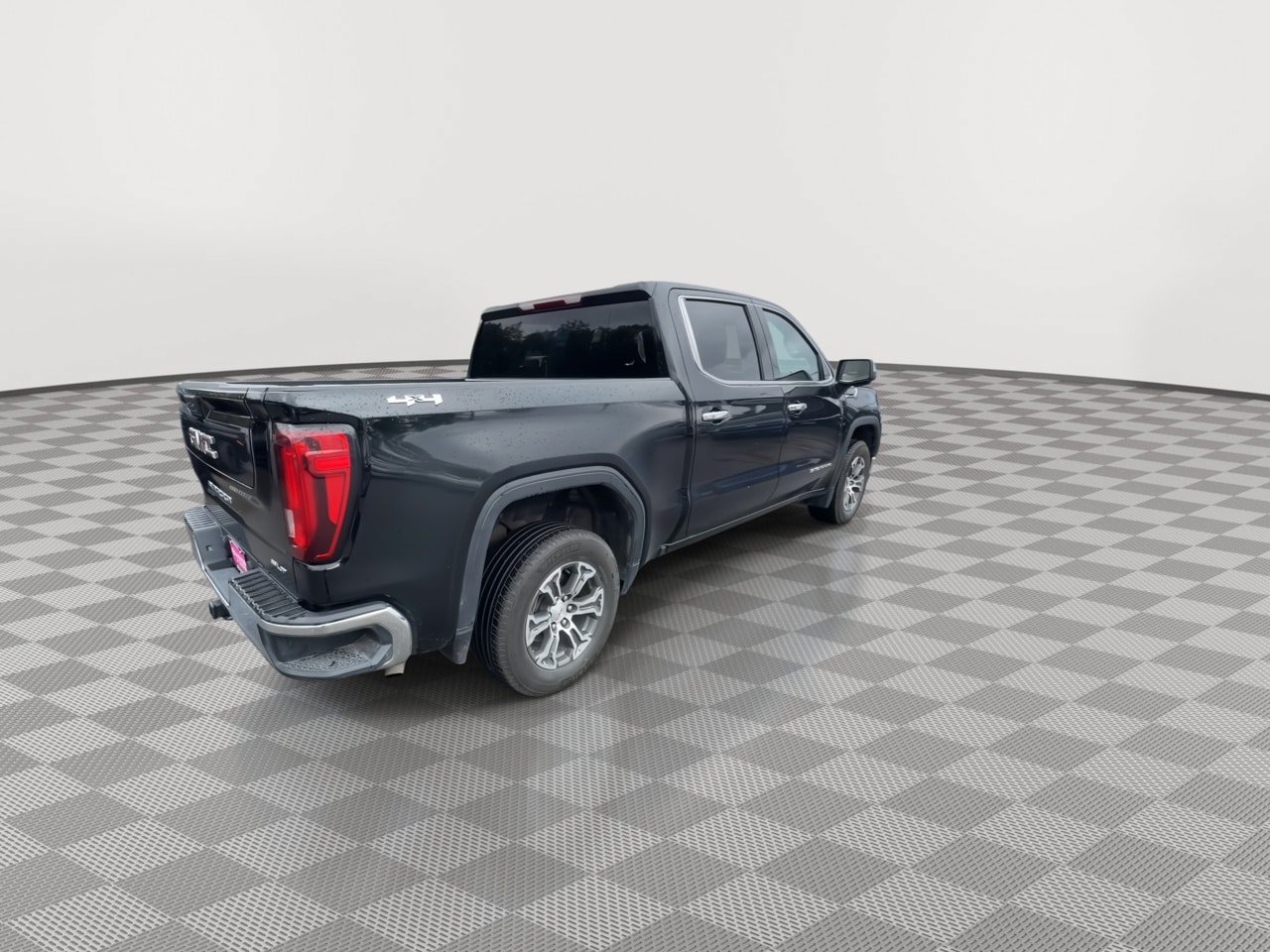 Used 2025 GMC Sierra 1500 SLT AWD/4WD image 8