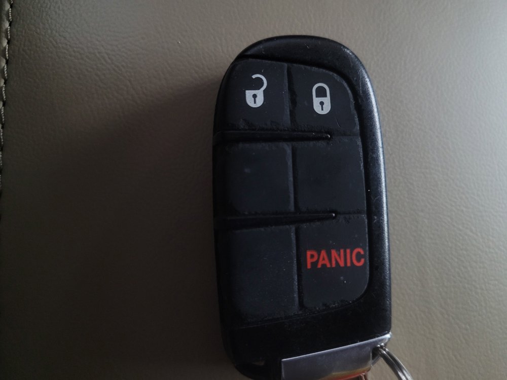 Used 2020 Jeep Grand Cherokee Laredo RWD image 32