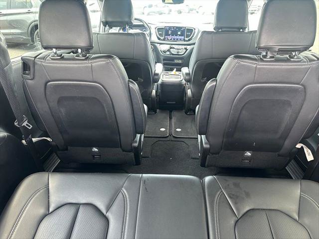 Used 2021 Chrysler Pacifica Touring-L w/ S Appearance Package AWD/4WD image 28
