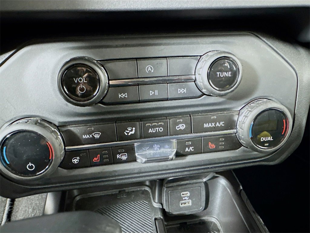 Used 2025 Ford Bronco Outer Banks image 22