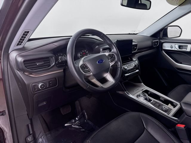 Used 2022 Ford Explorer Limited w/ Equipment Group 301A image 9