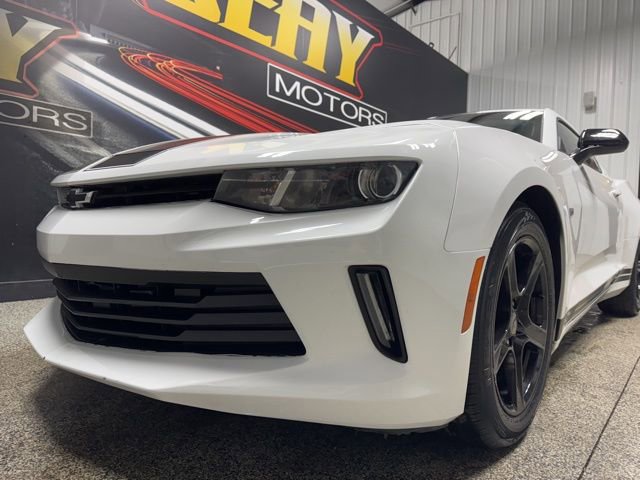 Used 2016 Chevrolet Camaro LT image 2