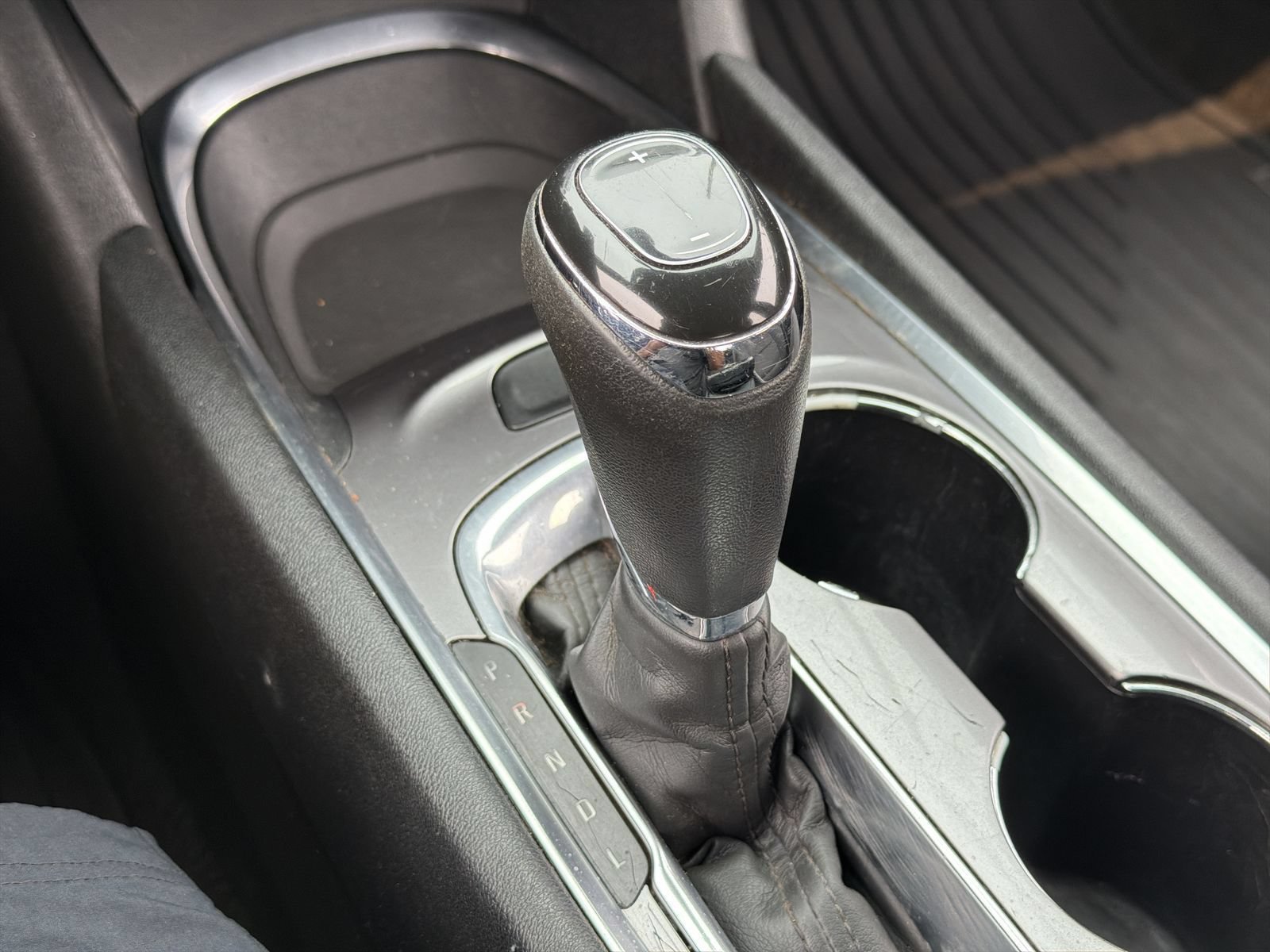 Used 2020 Chevrolet Malibu LT FWD image 35