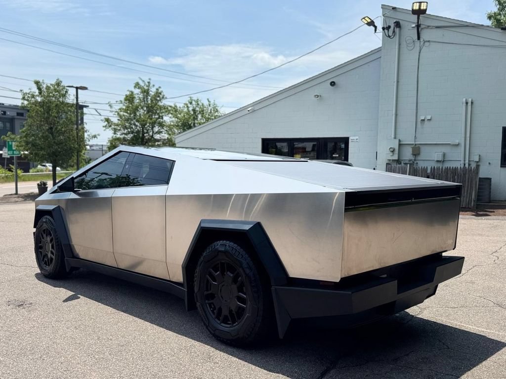 Used 2024 Tesla Cybertruck Cyberbeast AWD/4WD image 4