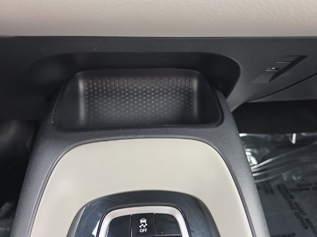 Used 2022 Toyota Corolla LE w/ LE Convenience Package FWD image 17