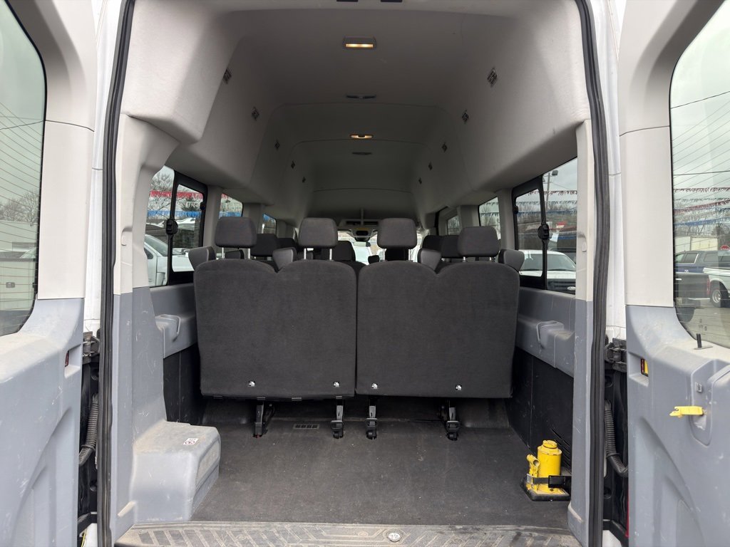 Used 2017 Ford Transit 350 XLT image 5