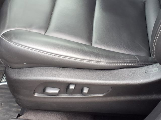 Used 2024 Cadillac XT4 Luxury w/ Cold Weather Package image 4