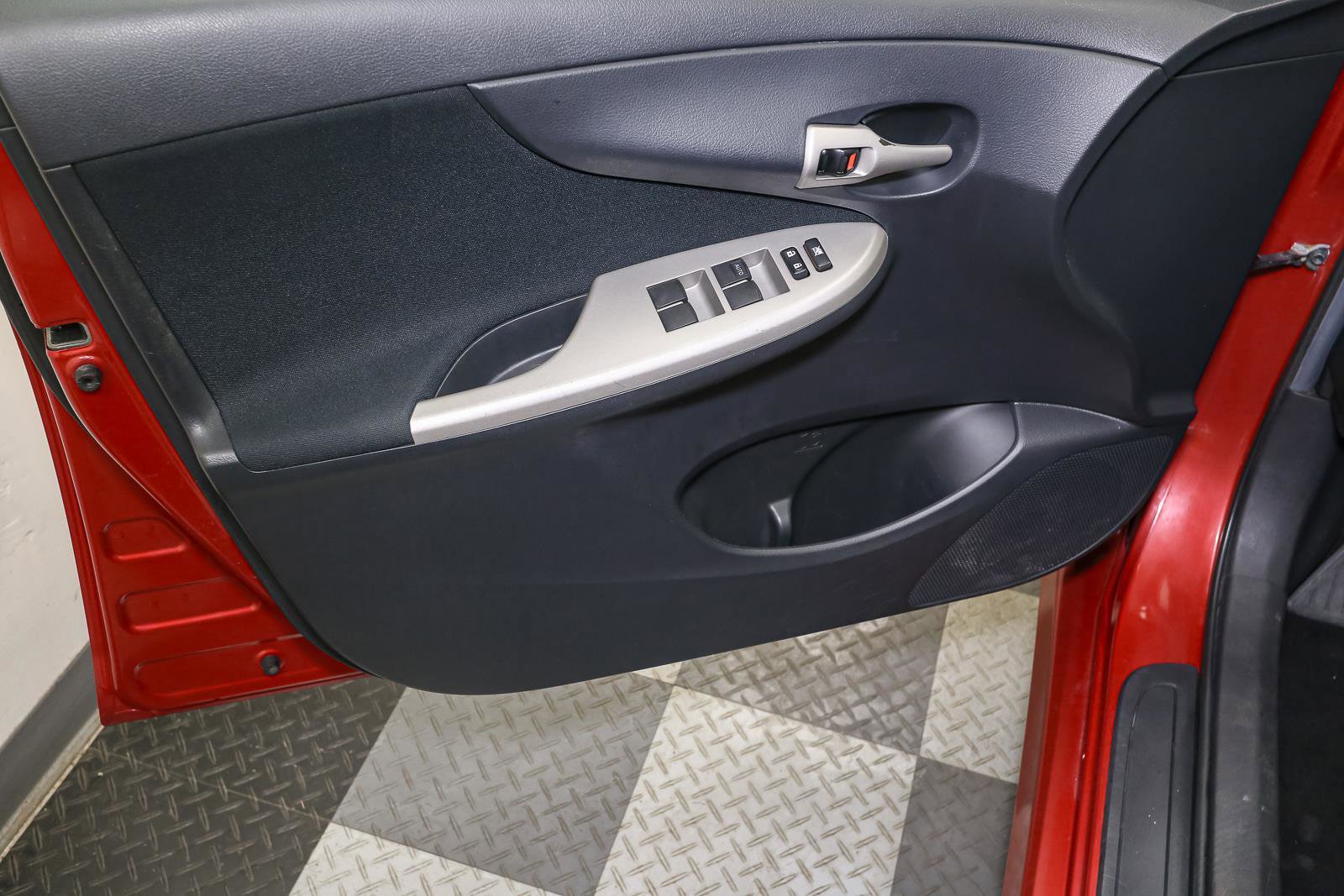 Used 2013 Toyota Corolla S w/ Premium Pkg FWD image 31