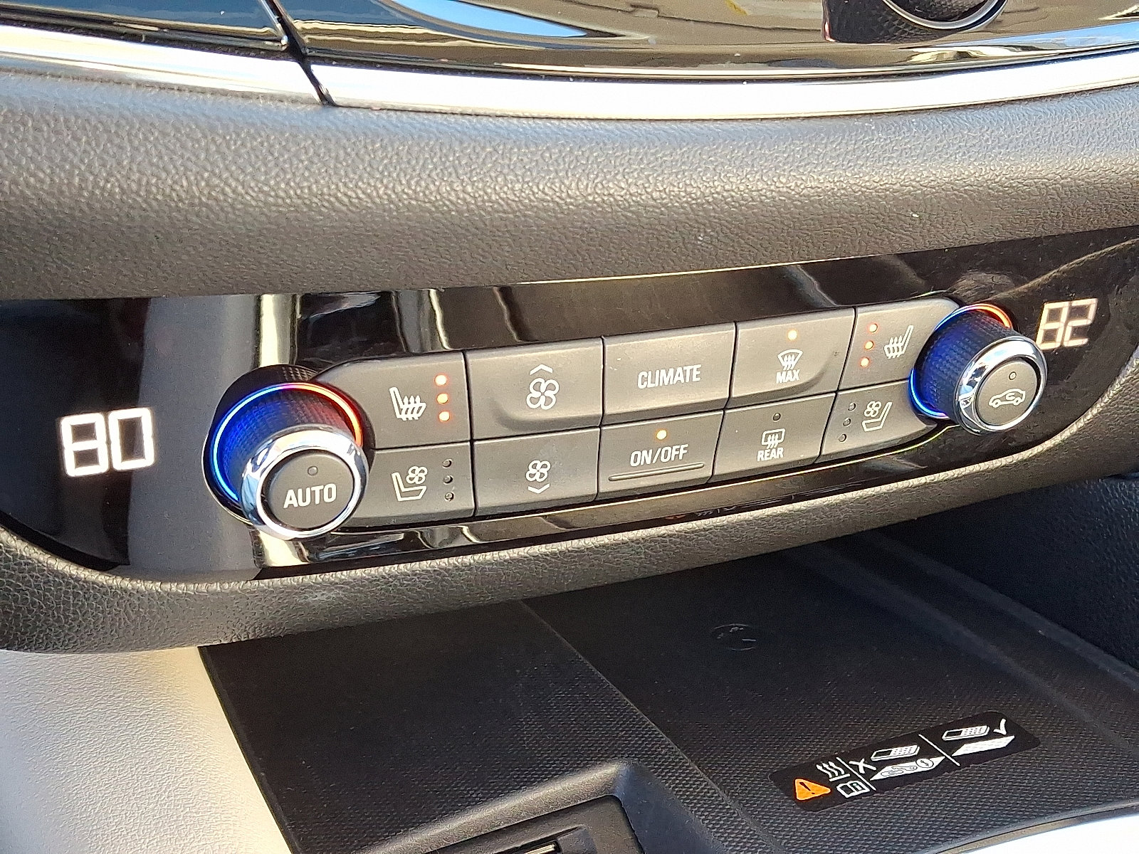 Used 2023 Buick Enclave Avenir w/ Avenir Technology Package image 16