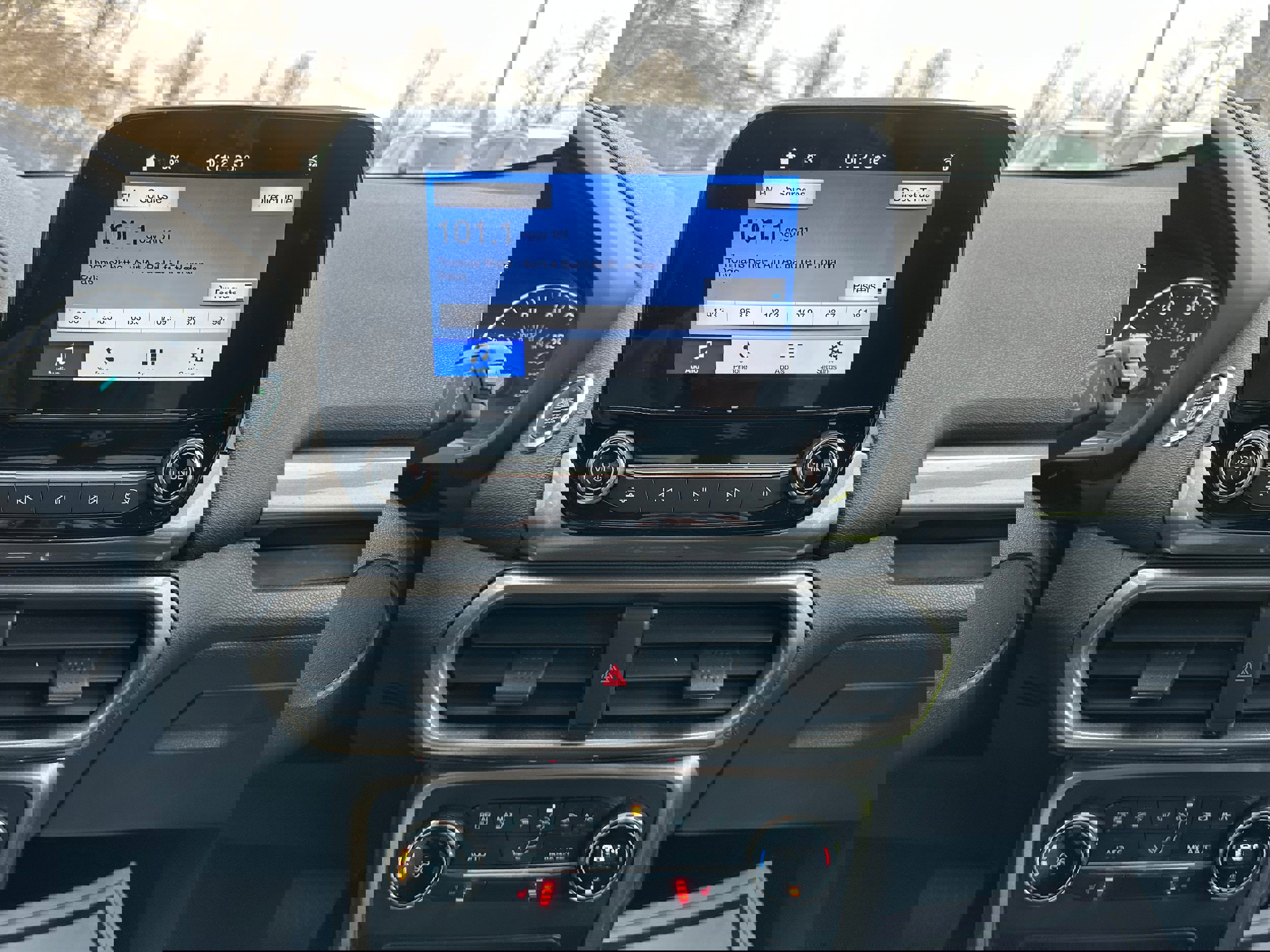 Used 2018 Ford EcoSport SE image 34