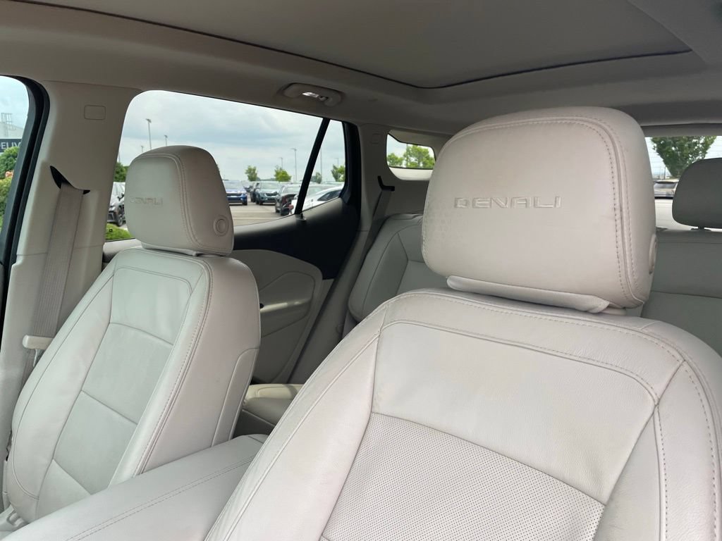 Used 2020 GMC Terrain Denali w/ Denali Premium Package AWD/4WD image 23
