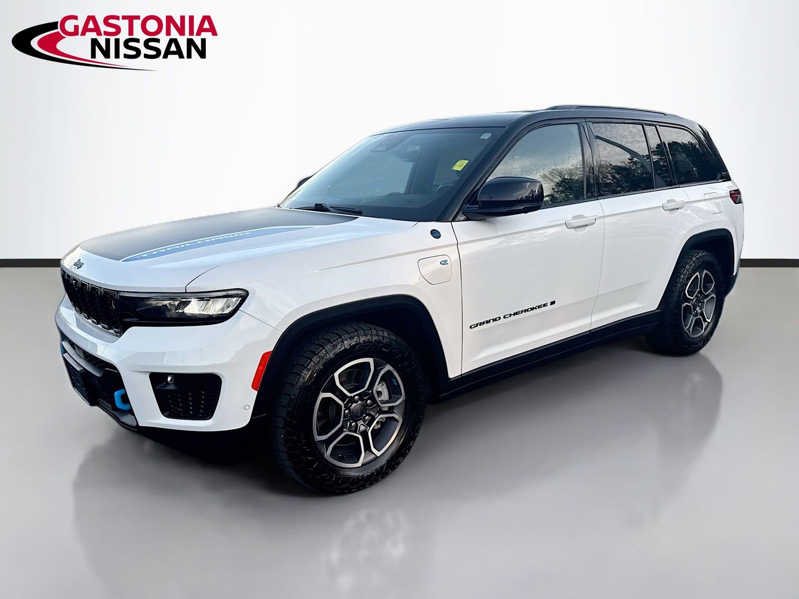 Used 2022 Jeep Grand Cherokee Trailhawk w/ Advanced Protech Group II image 3