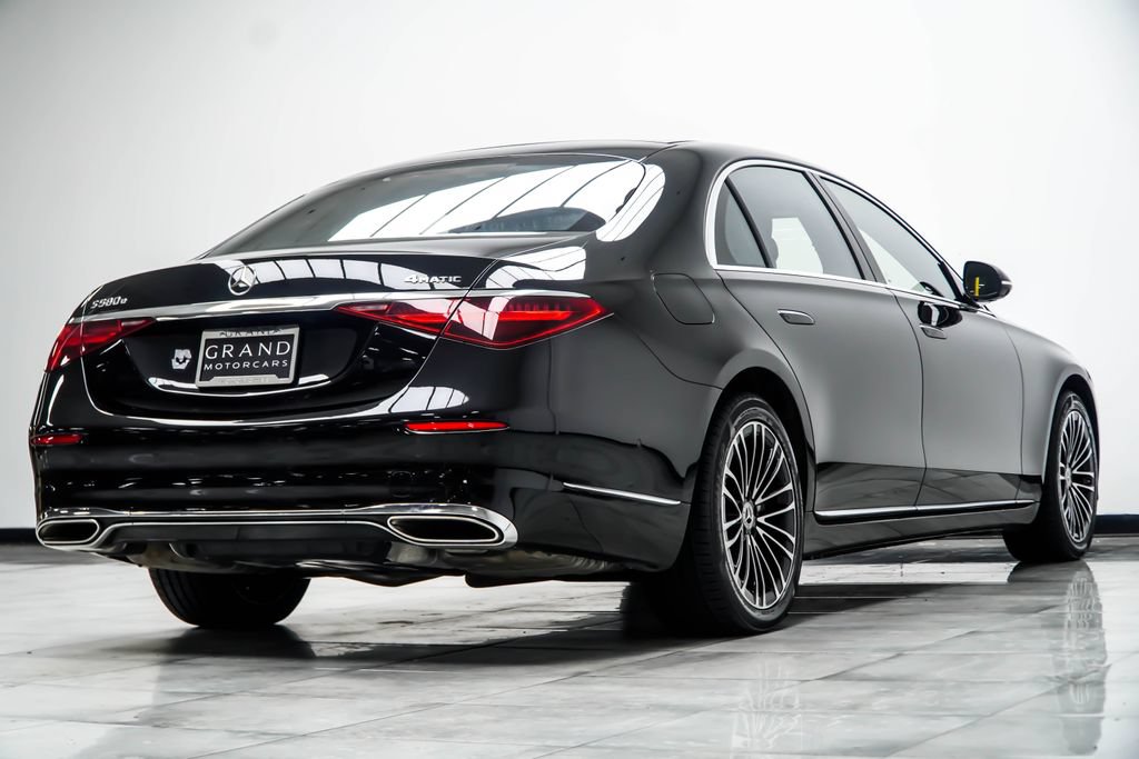 Used 2023 Mercedes-Benz S 580e 4MATIC Sedan w/ Warmth & Comfort Package image 16
