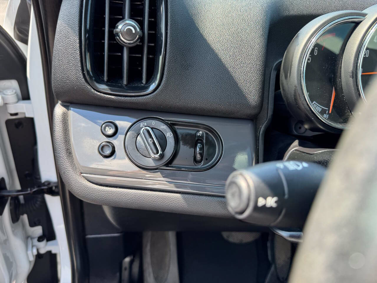 Used 2019 MINI Cooper Countryman FWD image 14