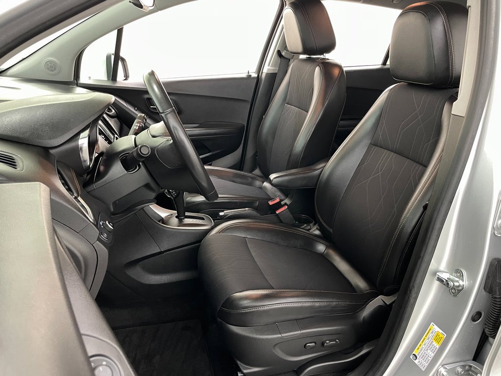Certified 2019 Chevrolet Trax LT w/ LT Convenience Package image 19