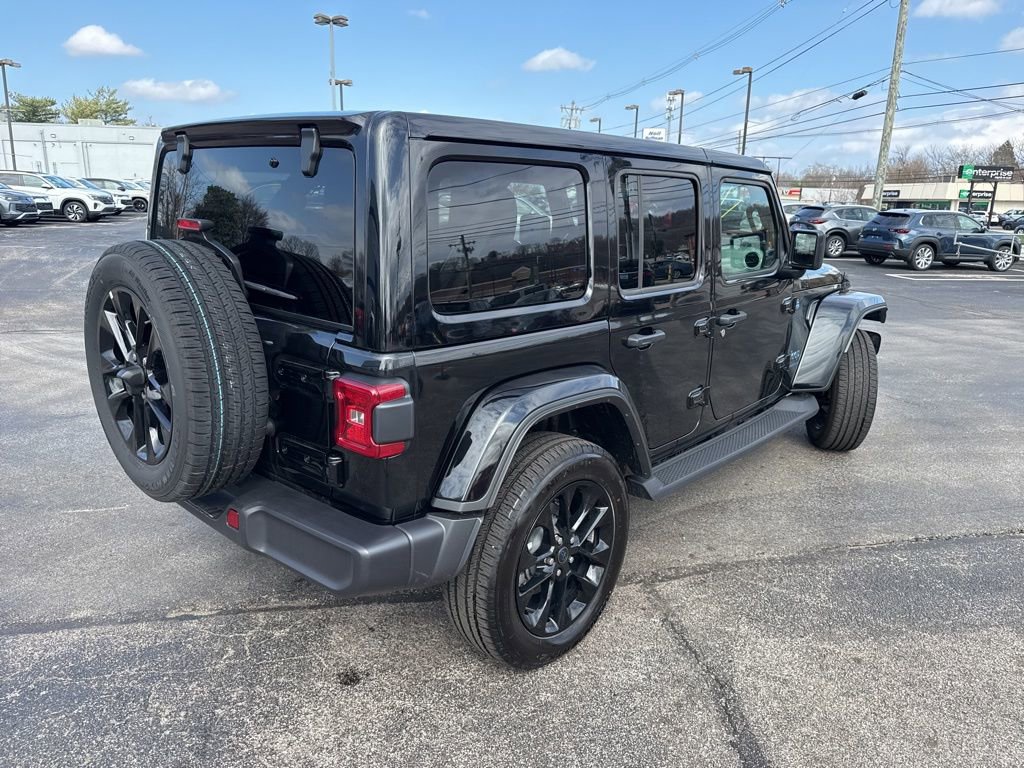 Used 2025 Jeep Wrangler Unlimited Sahara image 3