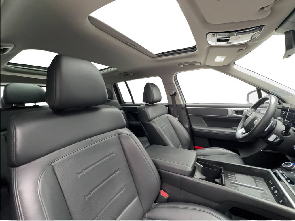 Used 2025 Hyundai Santa Fe Limited AWD/4WD image 34