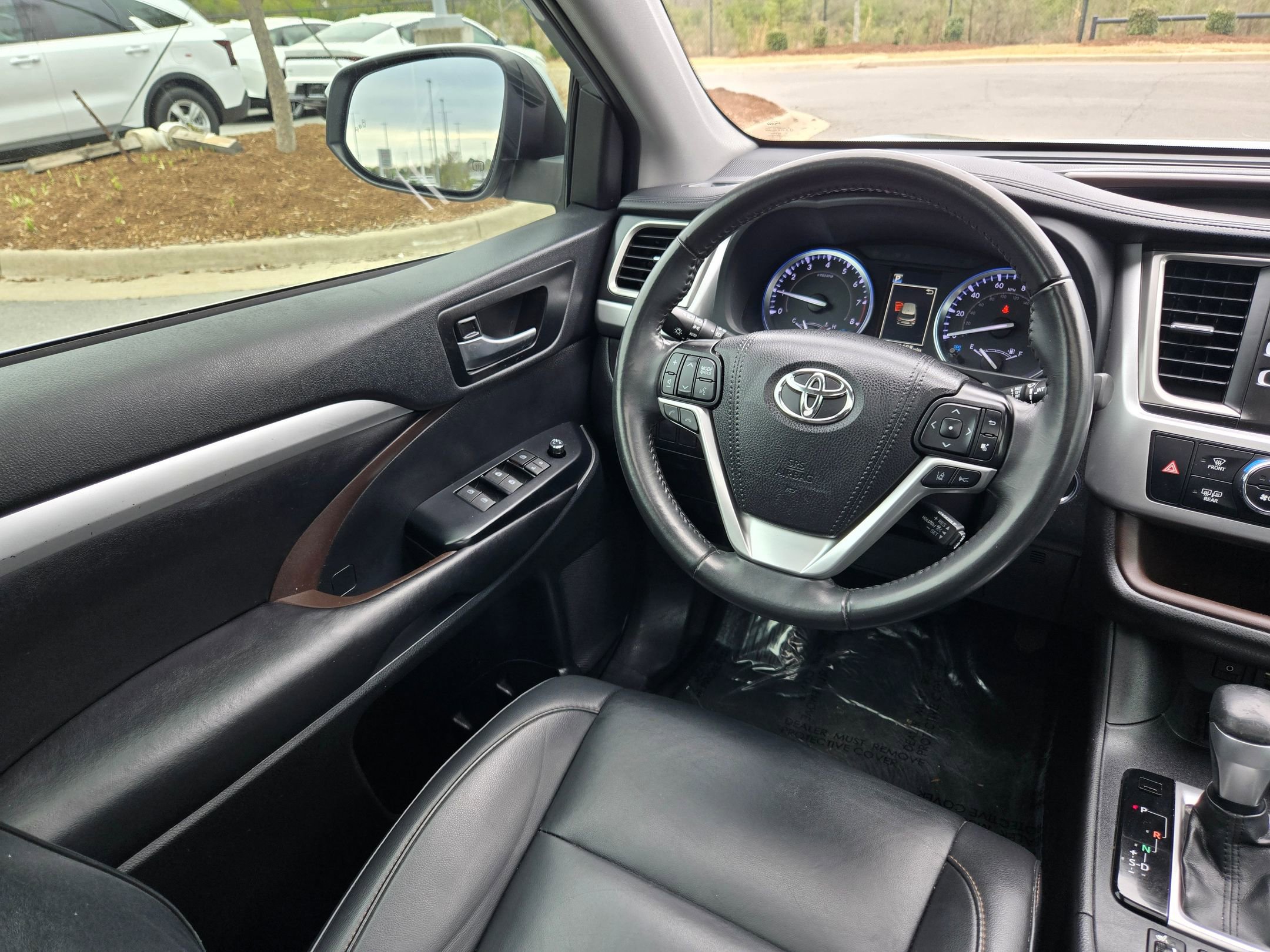 Used 2019 Toyota Highlander XLE image 9